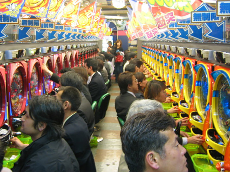 Play Pachinko when in Tokyo