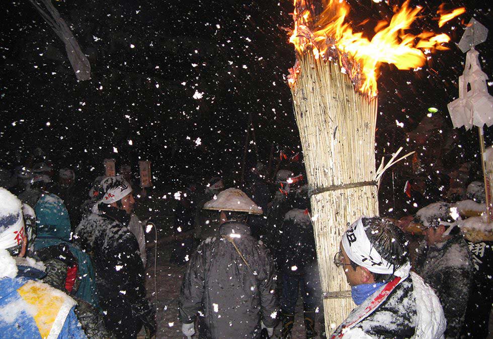 skiing in Japan