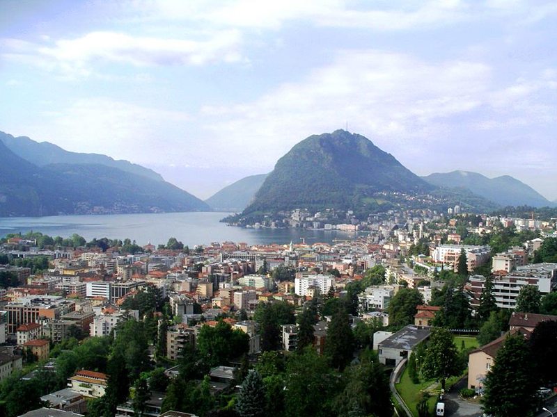 Lugano_(Ticino)_View_on_Lake_Lugano_and_Monte_San_Salvatore