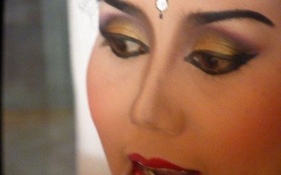 Balinese Dance Makeup -Behind the Scenes