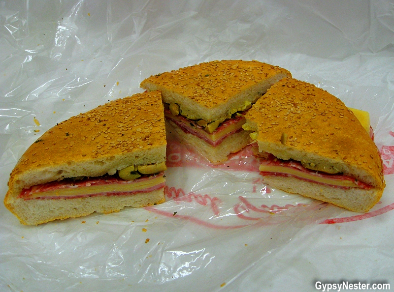 foods-around-the-world-muffuletta