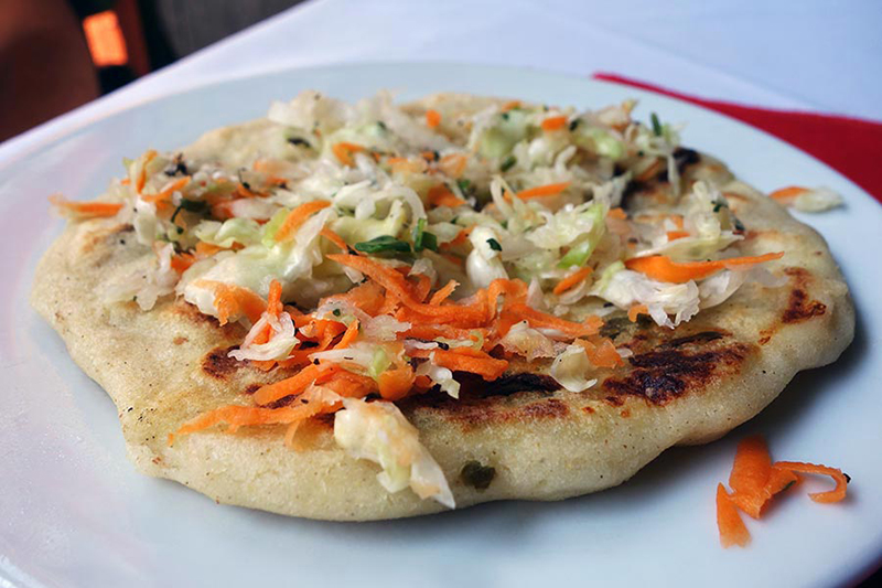 pupusa_street_food_antigua_guatemala-Foods_around_world