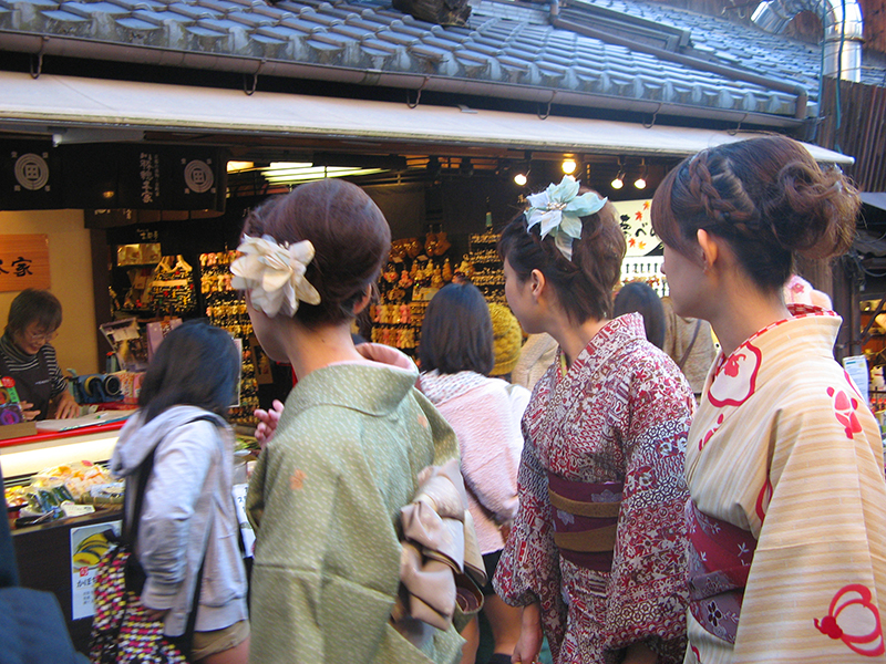 get a volunteer tour guide in Tokyo