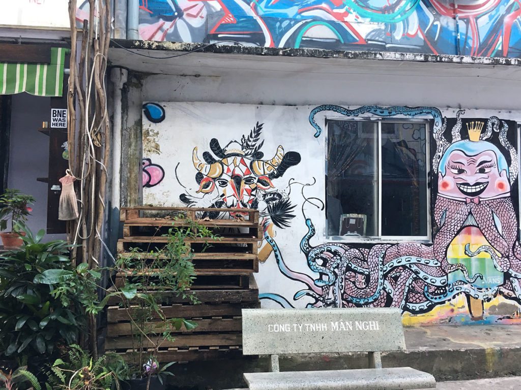 street-art-saigon