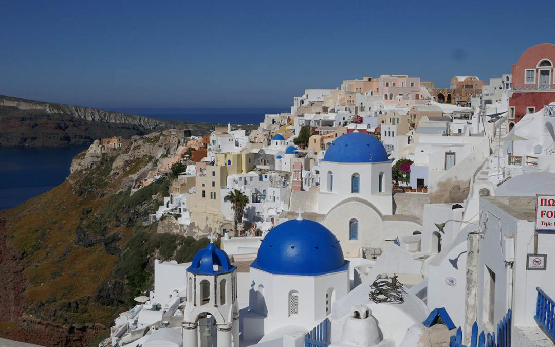 Exploring Oia, and Falling in Love with Santorini