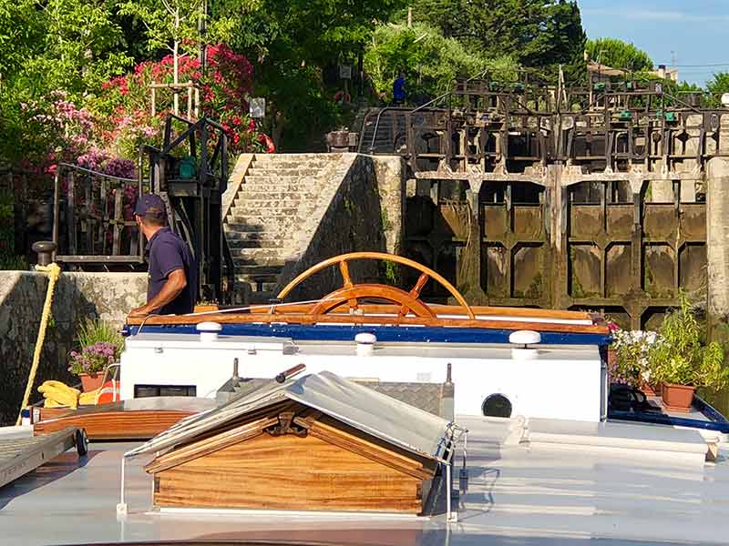  luxury hotel barge